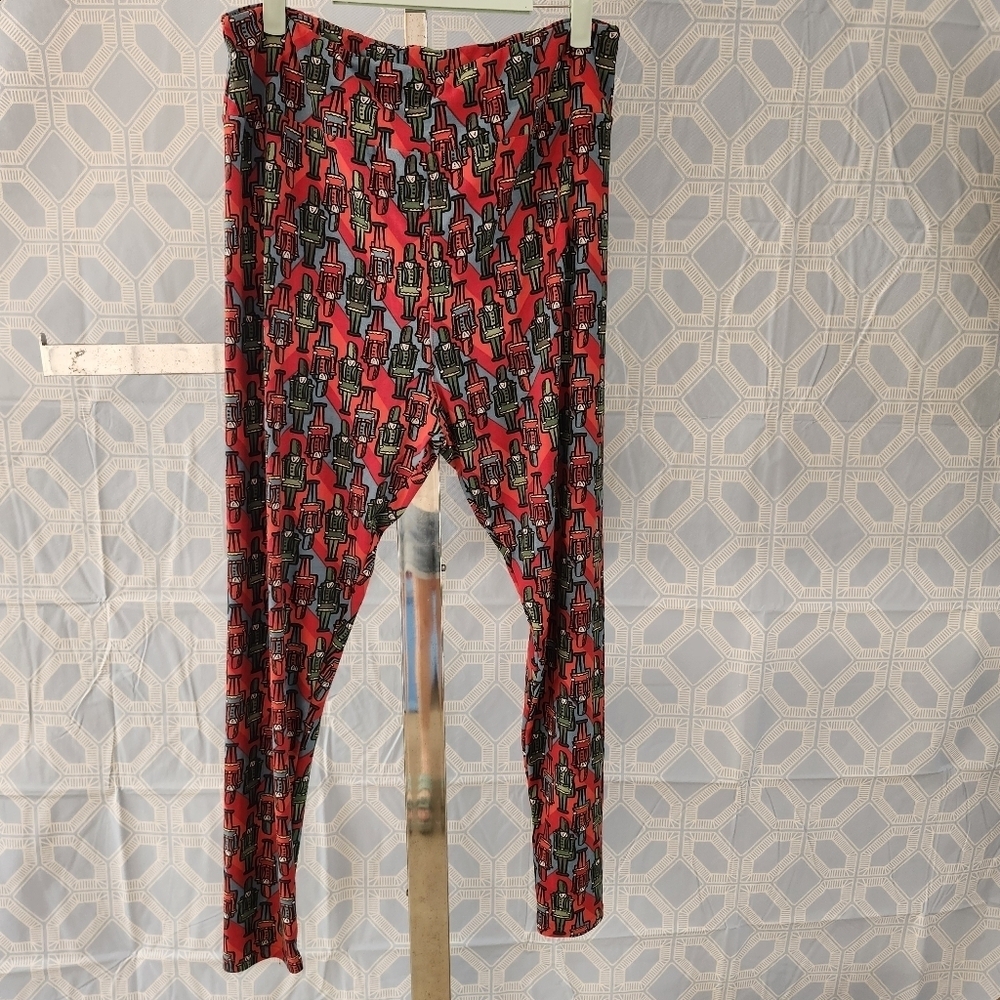NWOT LuLaRoe Tall and Curvy Leggings. Nutcracker Print Sz TC2